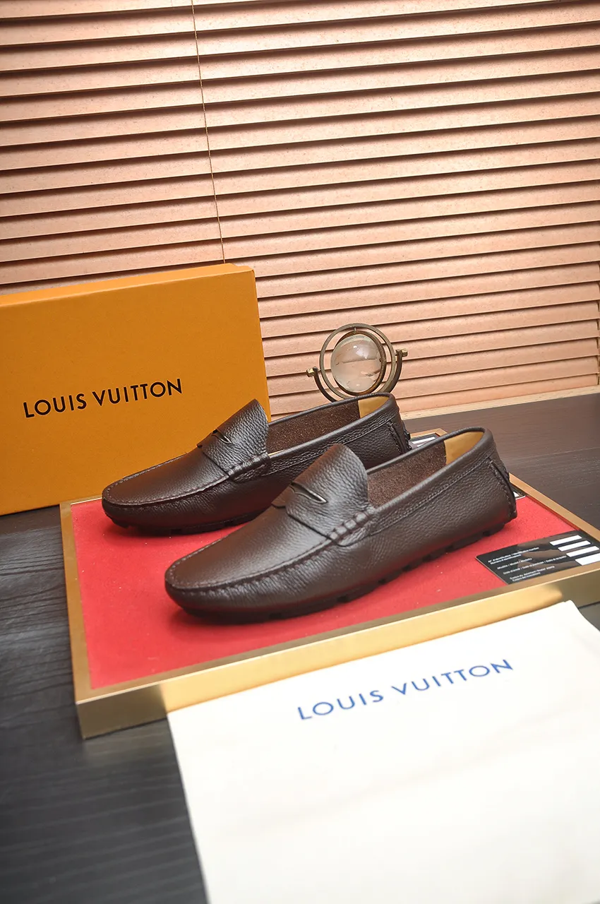 Men's men's shoes 💰420💶 [LV Doudou shoes] (water-dyed cowhide lining) new model is on the market, available on the official website. The new Doudou shoes are processed into single-color materials, and the uppers are made of imported horsehide leather. The body of the shoe is fully hemmed with mark thread, and is lined with imported original cowhide leather. The elegant shoe shape is super suitable for all-matching, and the size is 38-44.